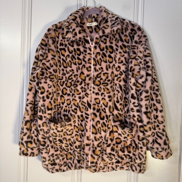 ANDTHEWHY Faux Fur Pink Leopard Print Jacket Coat Front Pockets Zip‎ Size Medium - Picture 1 of 12